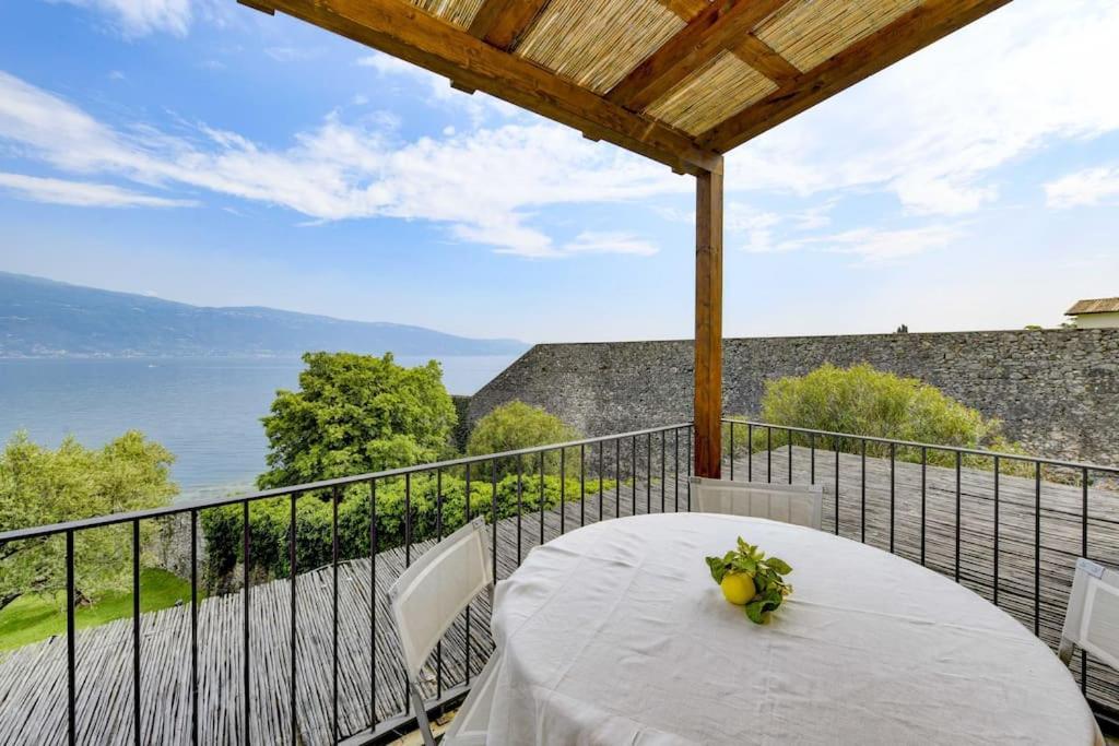 Oleandro Apartment Directly On The Lake Gargnano Exterior photo