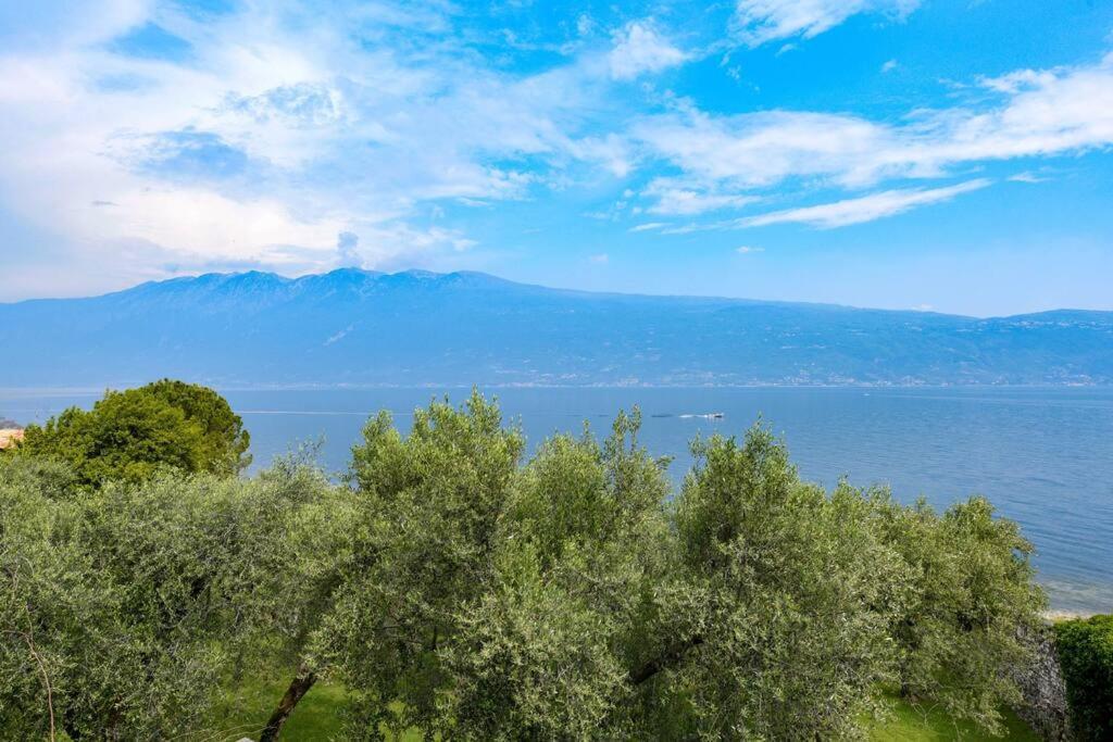 Oleandro Apartment Directly On The Lake Gargnano Exterior photo