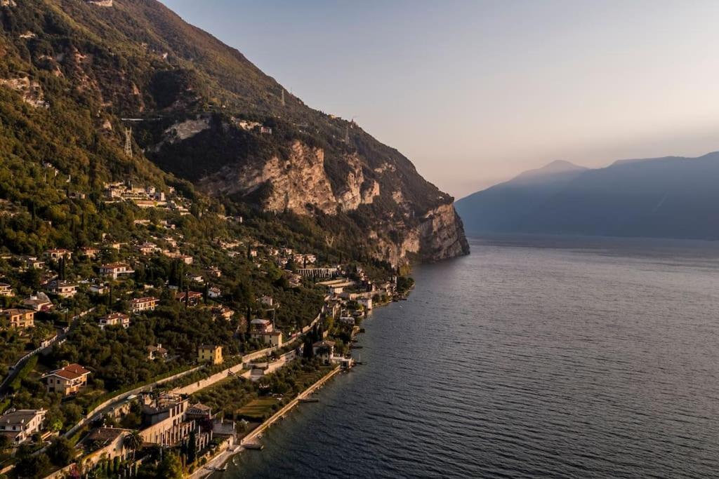 Oleandro Apartment Directly On The Lake Gargnano Exterior photo